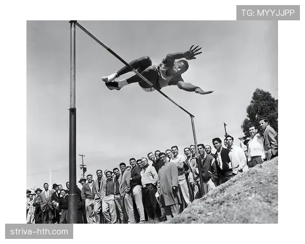 张伯伦单打拉开内线差距，助力球队长时间主导篮下战局